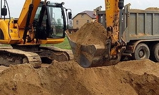 Выкопать яму экскаватором в Магнитогорске от 942 руб. - 2Землекопа-Мгн 